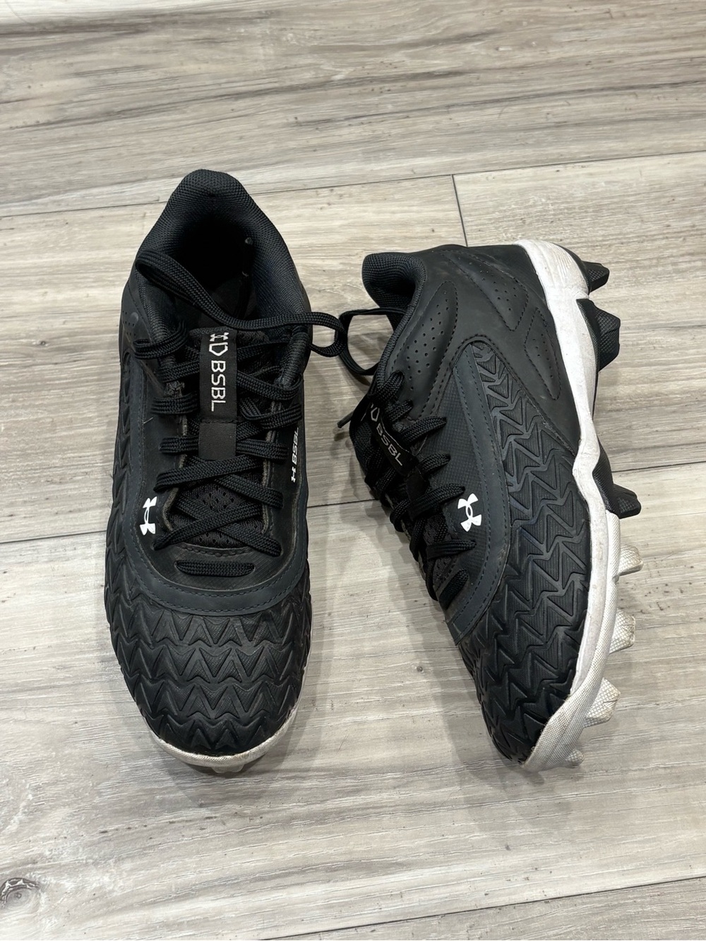 Under Armour BSBL Black White Baseball Cleats | SZ 3.5 Youth